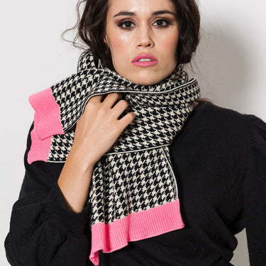 Houndstooth Cotton Wrap | Pink