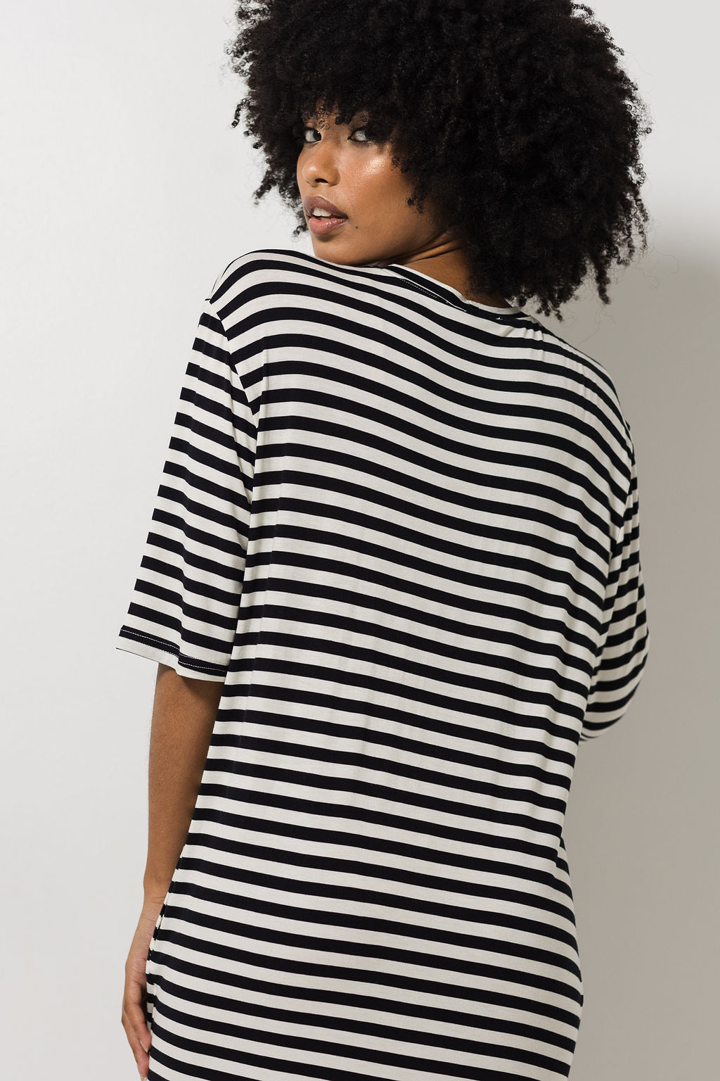 To the Tee | Black & White Stripe